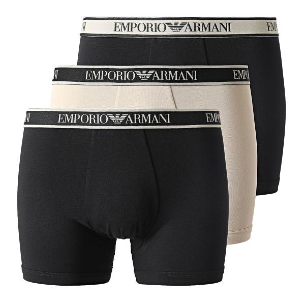 Driedubbel pack Emporio Armani Boxershorts in zwart beige tinten. Comfortabel katoen elastaan mix